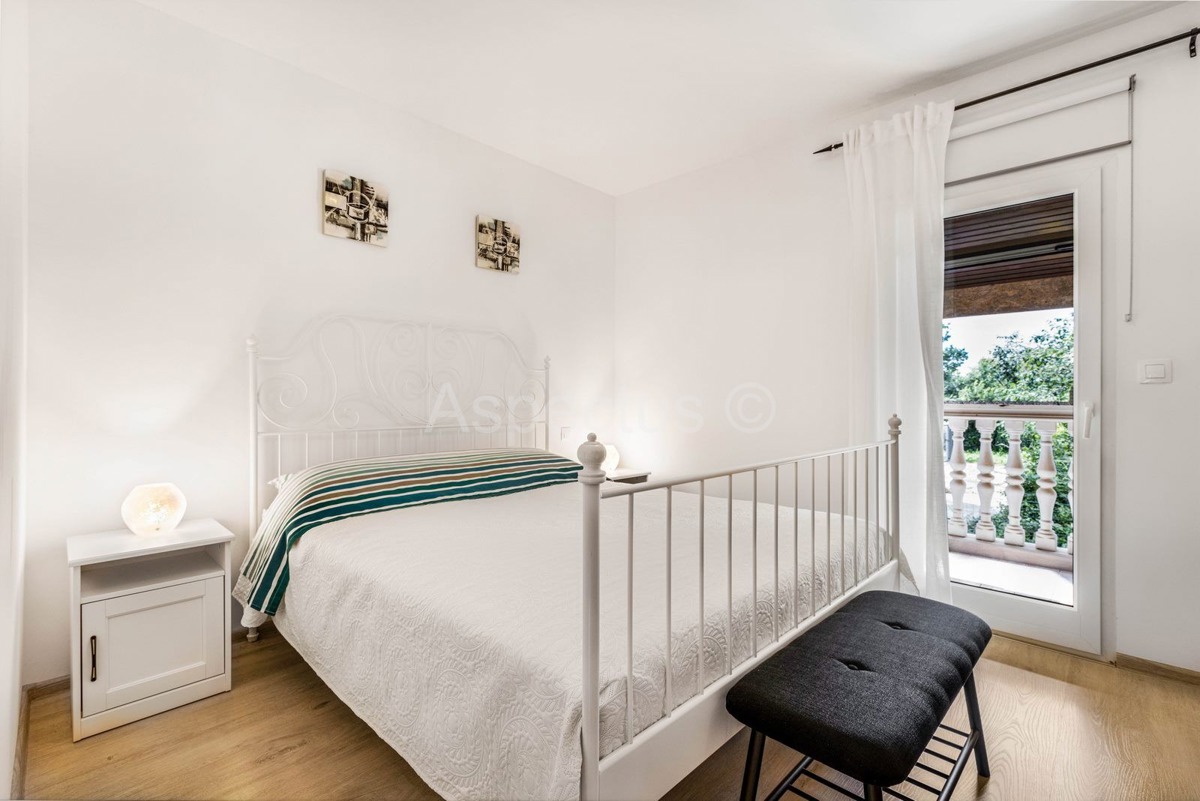 Casa recentemente ristrutturata con 5 appartamenti, Comune di Medolino