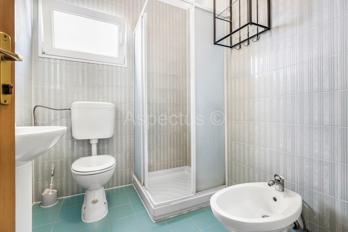 Casa recentemente ristrutturata con 5 appartamenti, Comune di Medolino