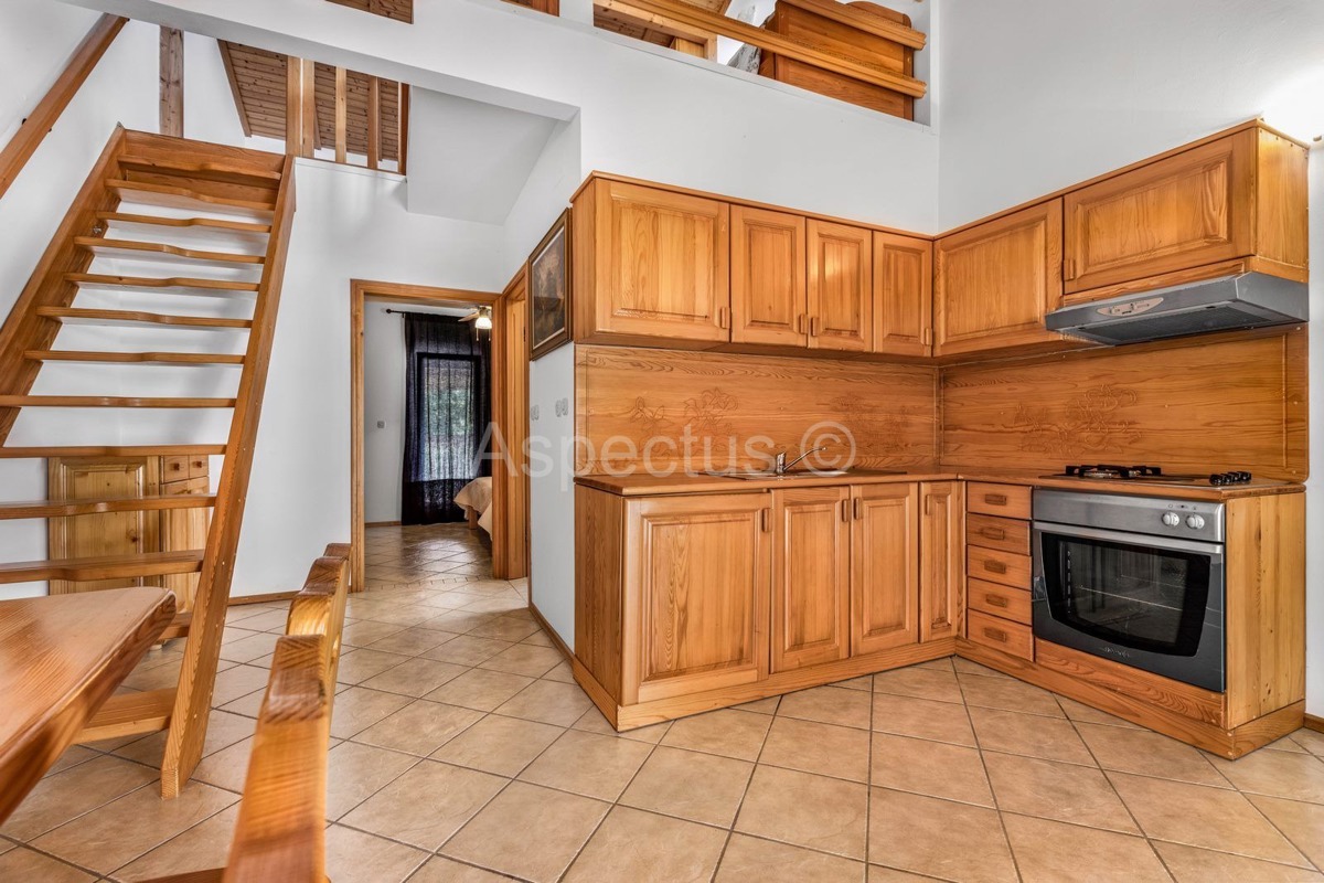 Casa recentemente ristrutturata con 5 appartamenti, Comune di Medolino