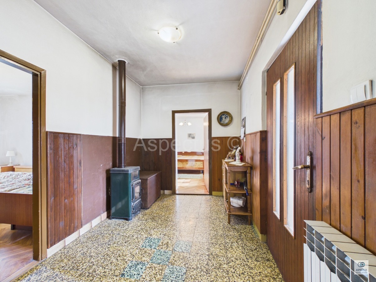 Casa indipendente a un piano con ampio giardino curato, vicino a Pola | Šajini