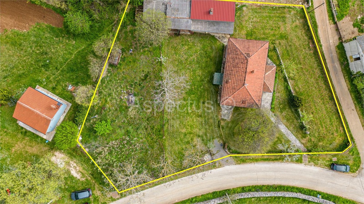 Casa indipendente a un piano con ampio giardino curato, vicino a Pola | Šajini