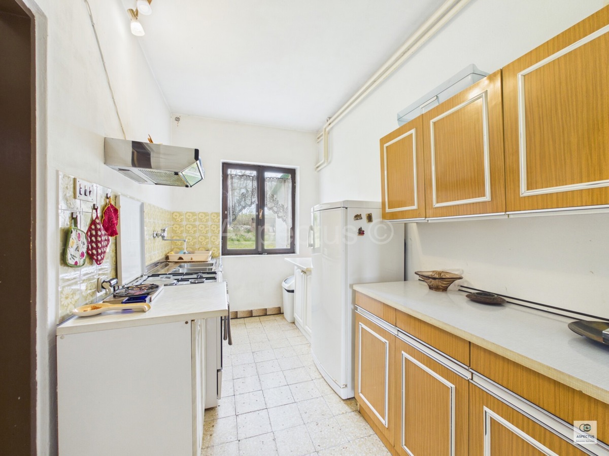 Casa indipendente a un piano con ampio giardino curato, vicino a Pola | Šajini