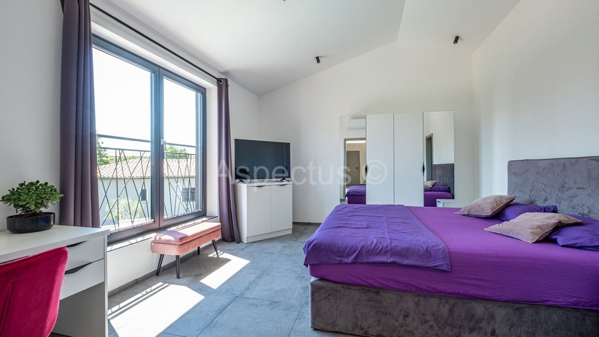 Lussuosa villa moderna con piscina, nei dintorni di Pola | Divšići