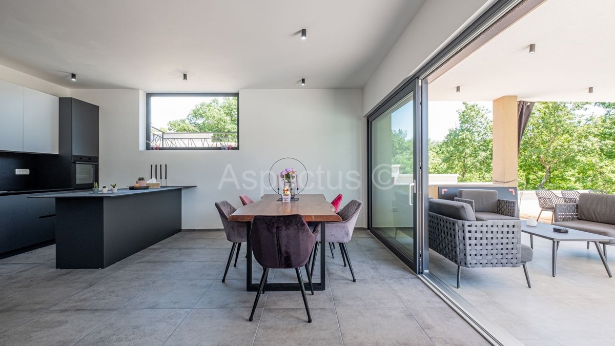 Lussuosa villa moderna con piscina, nei dintorni di Pola | Divšići