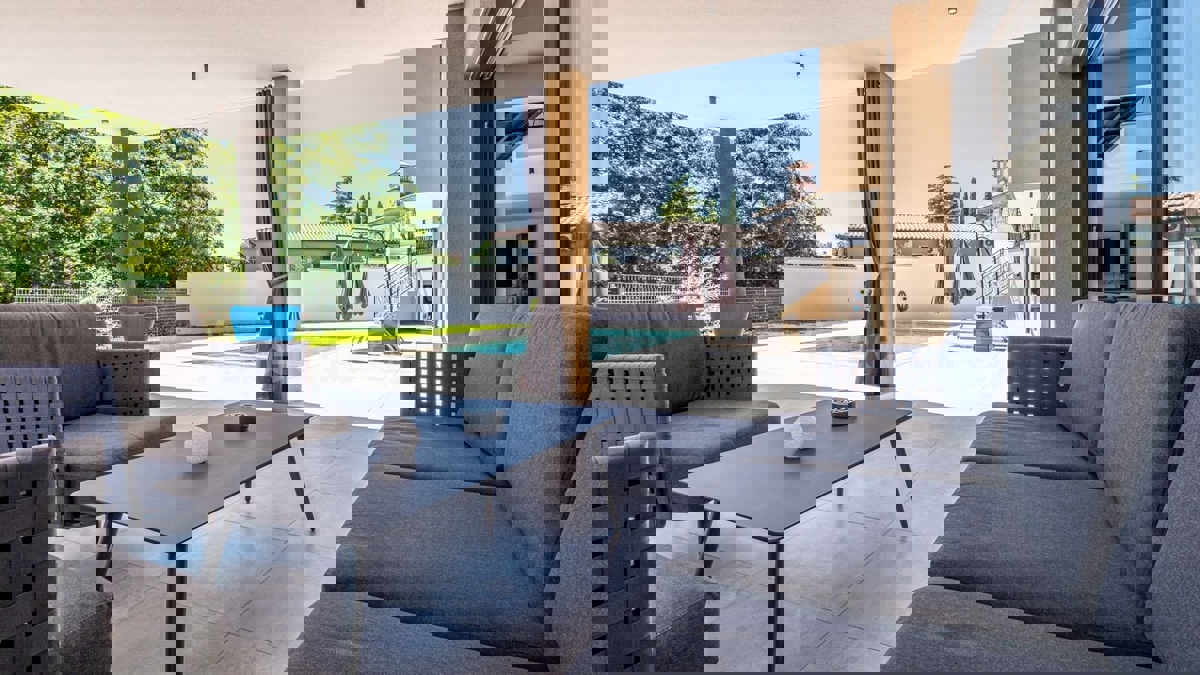 Lussuosa villa moderna con piscina, nei dintorni di Pola | Divšići