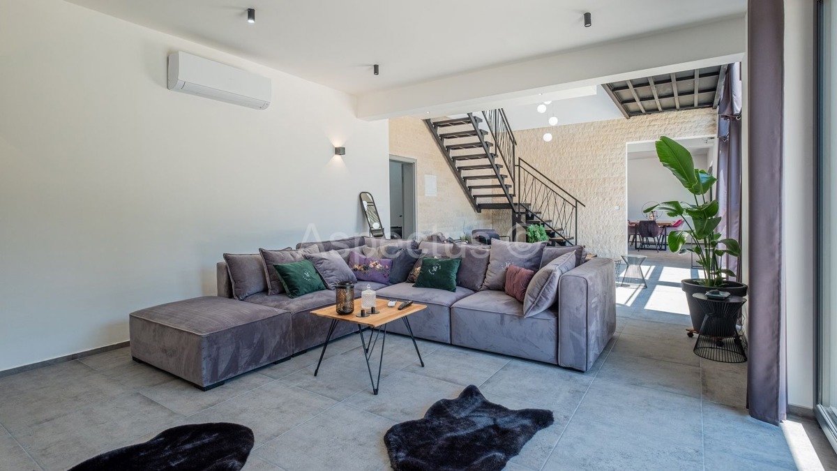 Lussuosa villa moderna con piscina, nei dintorni di Pola | Divšići