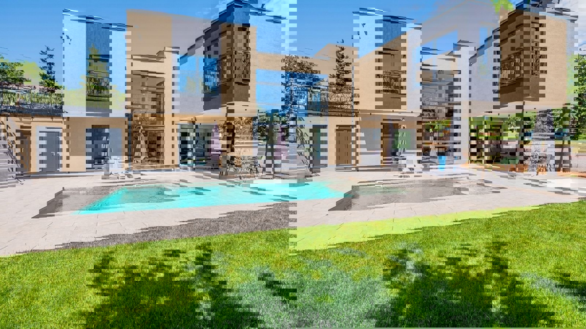 Lussuosa villa moderna con piscina, nei dintorni di Pola | Divšići