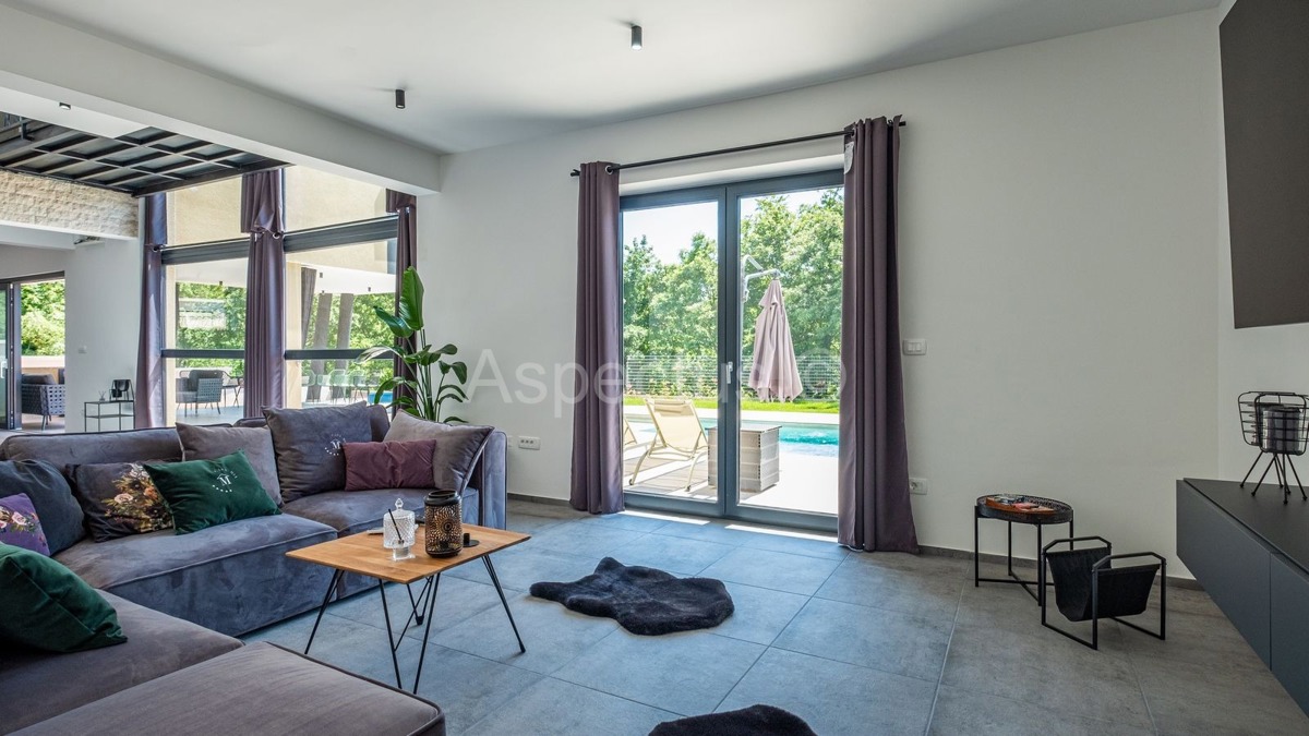 Lussuosa villa moderna con piscina, nei dintorni di Pola | Divšići