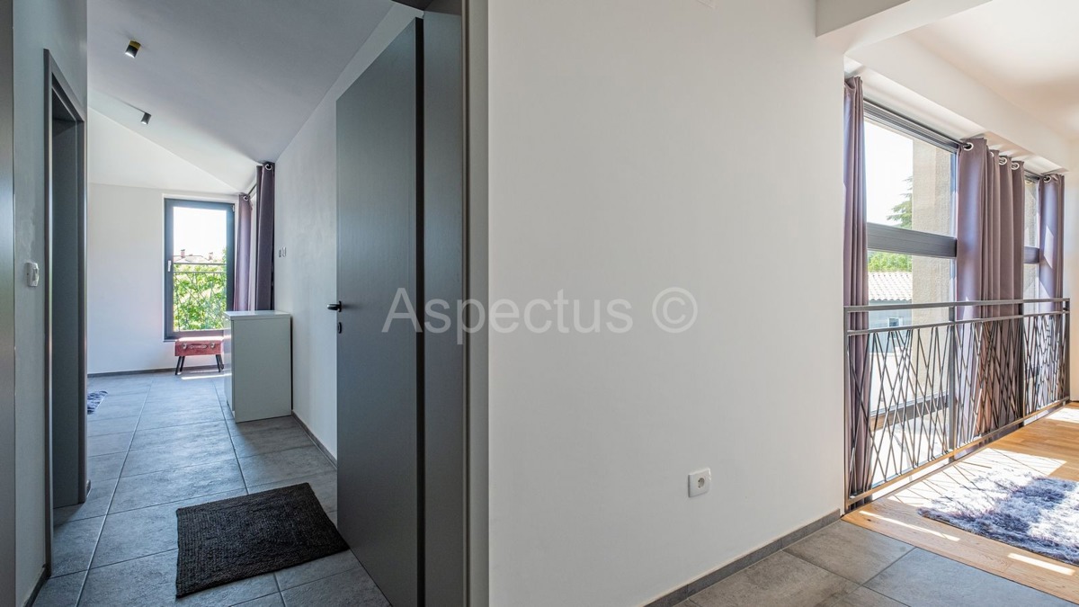 Lussuosa villa moderna con piscina, nei dintorni di Pola | Divšići