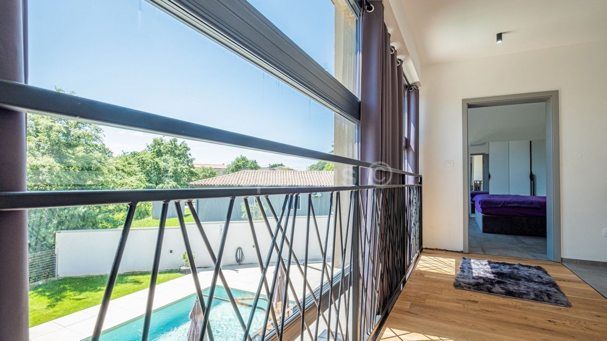 Lussuosa villa moderna con piscina, nei dintorni di Pola | Divšići