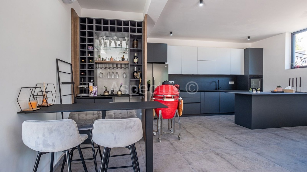 Lussuosa villa moderna con piscina, nei dintorni di Pola | Divšići