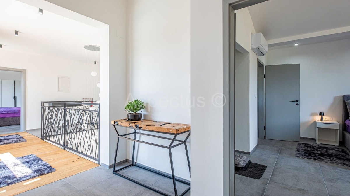 Lussuosa villa moderna con piscina, nei dintorni di Pola | Divšići