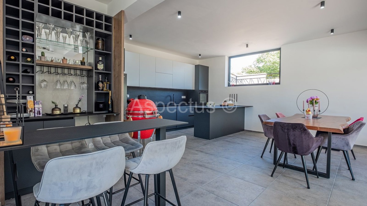 Lussuosa villa moderna con piscina, nei dintorni di Pola | Divšići