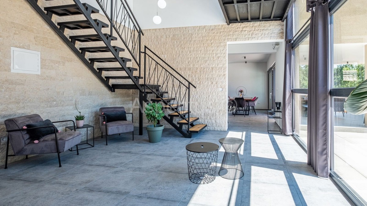 Lussuosa villa moderna con piscina, nei dintorni di Pola | Divšići