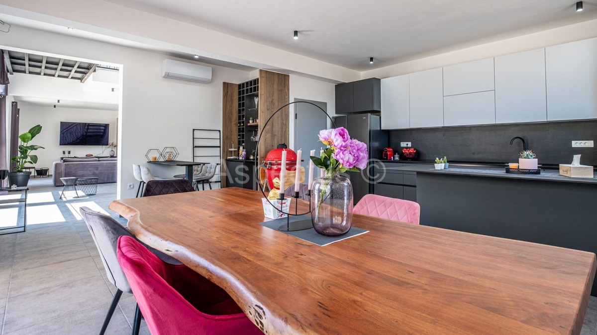 Lussuosa villa moderna con piscina, nei dintorni di Pola | Divšići