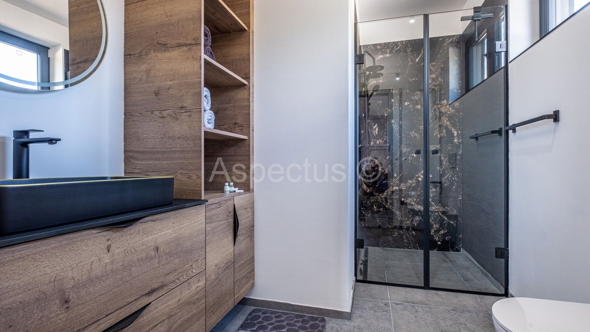 Lussuosa villa moderna con piscina, nei dintorni di Pola | Divšići