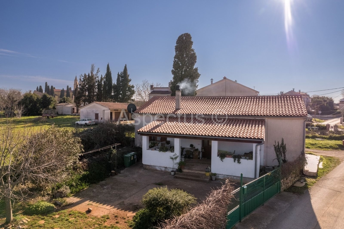 Affascinante casa in pietra in vendita in Istria – ideale per famiglia e relax, Pula, Valtura