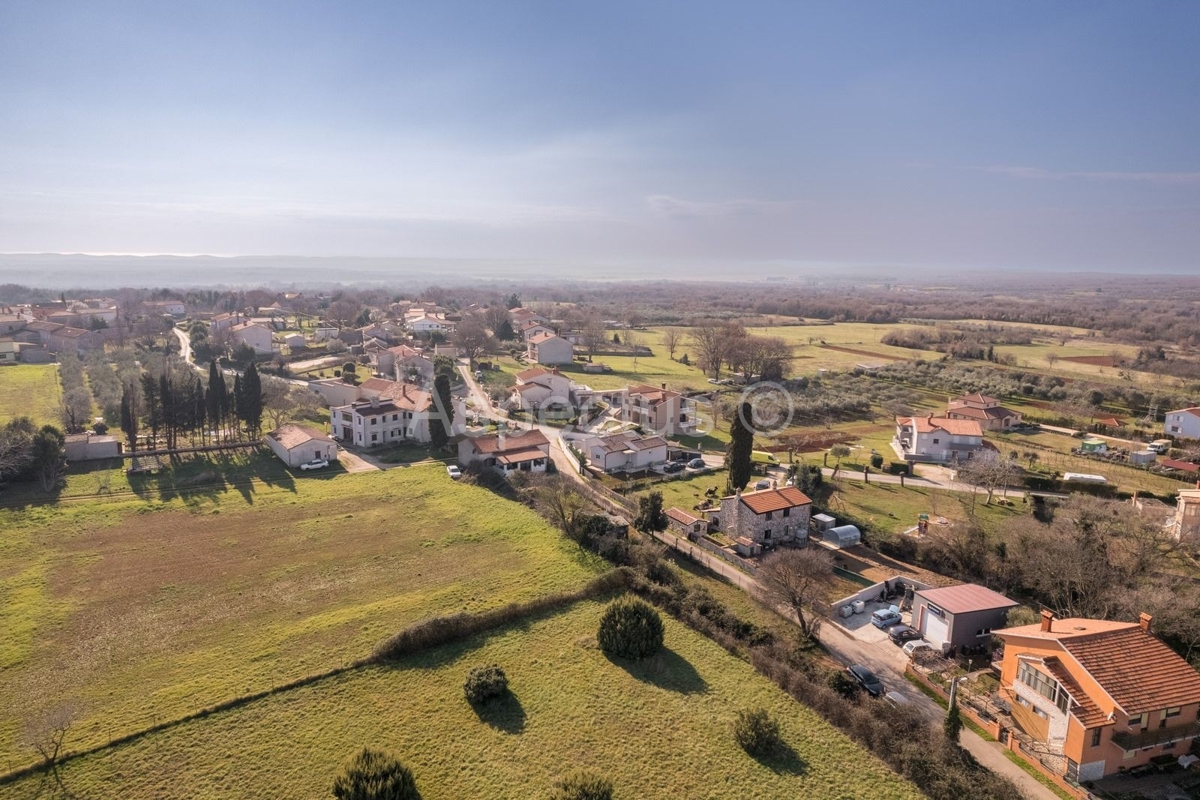 Affascinante casa in pietra in vendita in Istria – ideale per famiglia e relax, Pula, Valtura