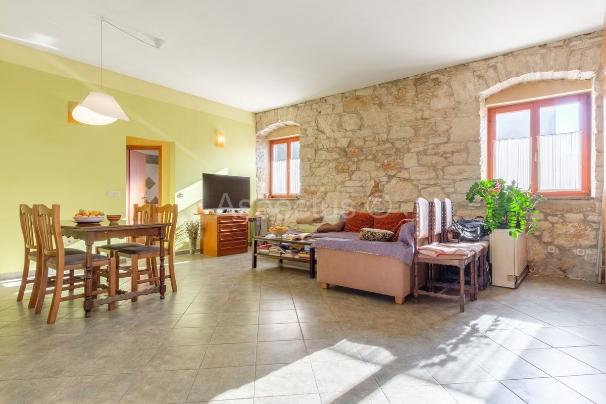Casa in pietra con giardino, piano terra – ideale per famiglie e vacanze, Pola, Valtura | Istria