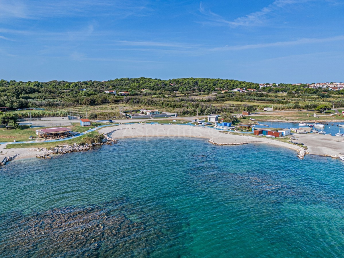 Terreno edificabile con permesso di costruzione, 816 m² | Ližnjan
