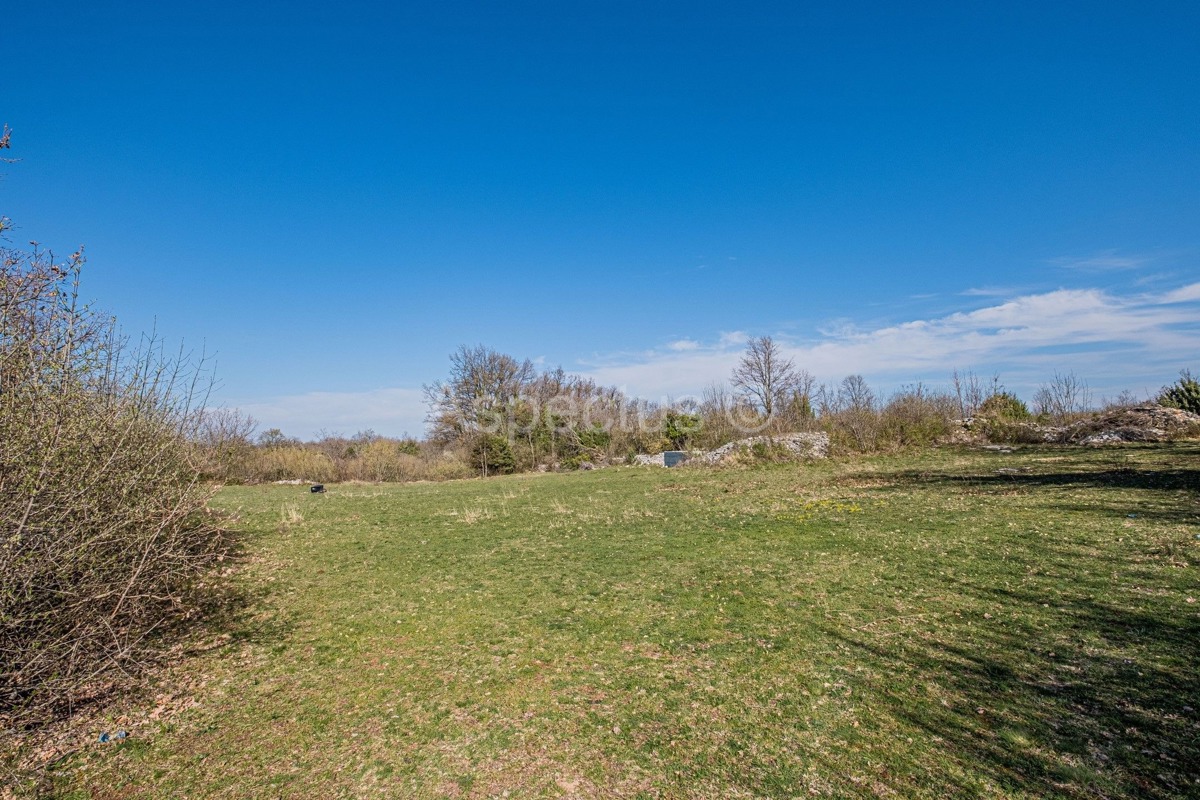 Kuća u izgradnji na velikom imanju, Butkovići, Svetvinčenat | Istra