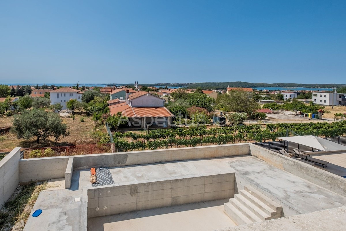 Casa moderna, piscina, vista mare, Medulin