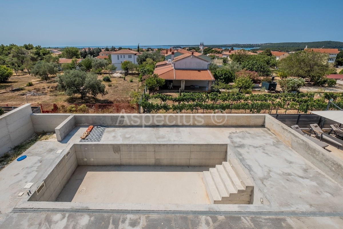 Casa moderna, piscina, vista mare, Medulin