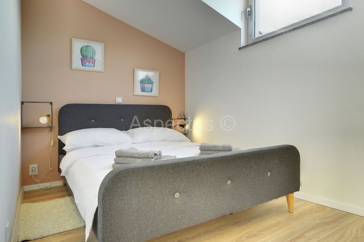 Stan Pula, trosoban,komforan,namješten, Pula, Valdebek