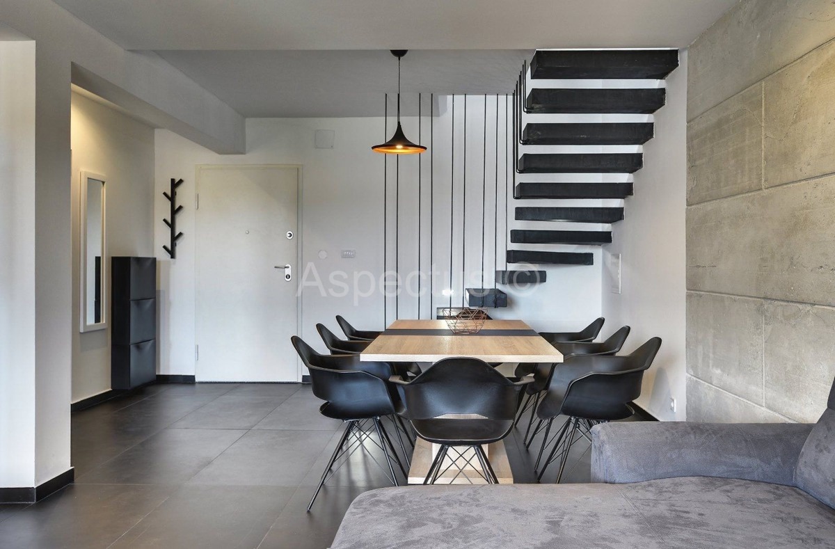 Stan Pula, trosoban,komforan,namješten, Pula, Valdebek