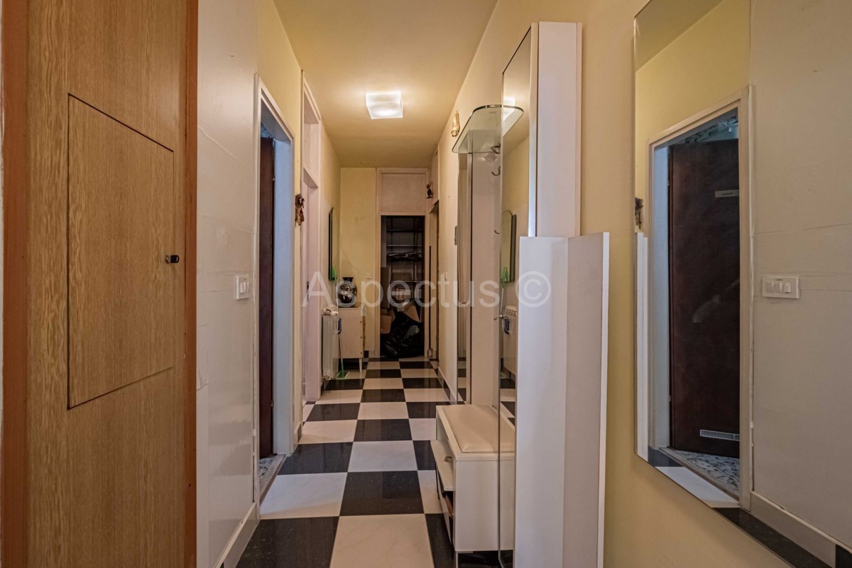 Appartamento con due camere da letto, riscaldamento centralizzato + garage, Pola, Šijana