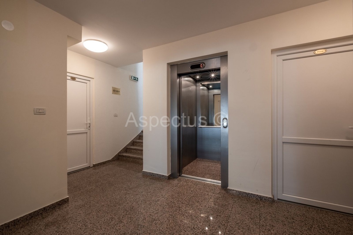 Apartman s pogledom na more, Umag