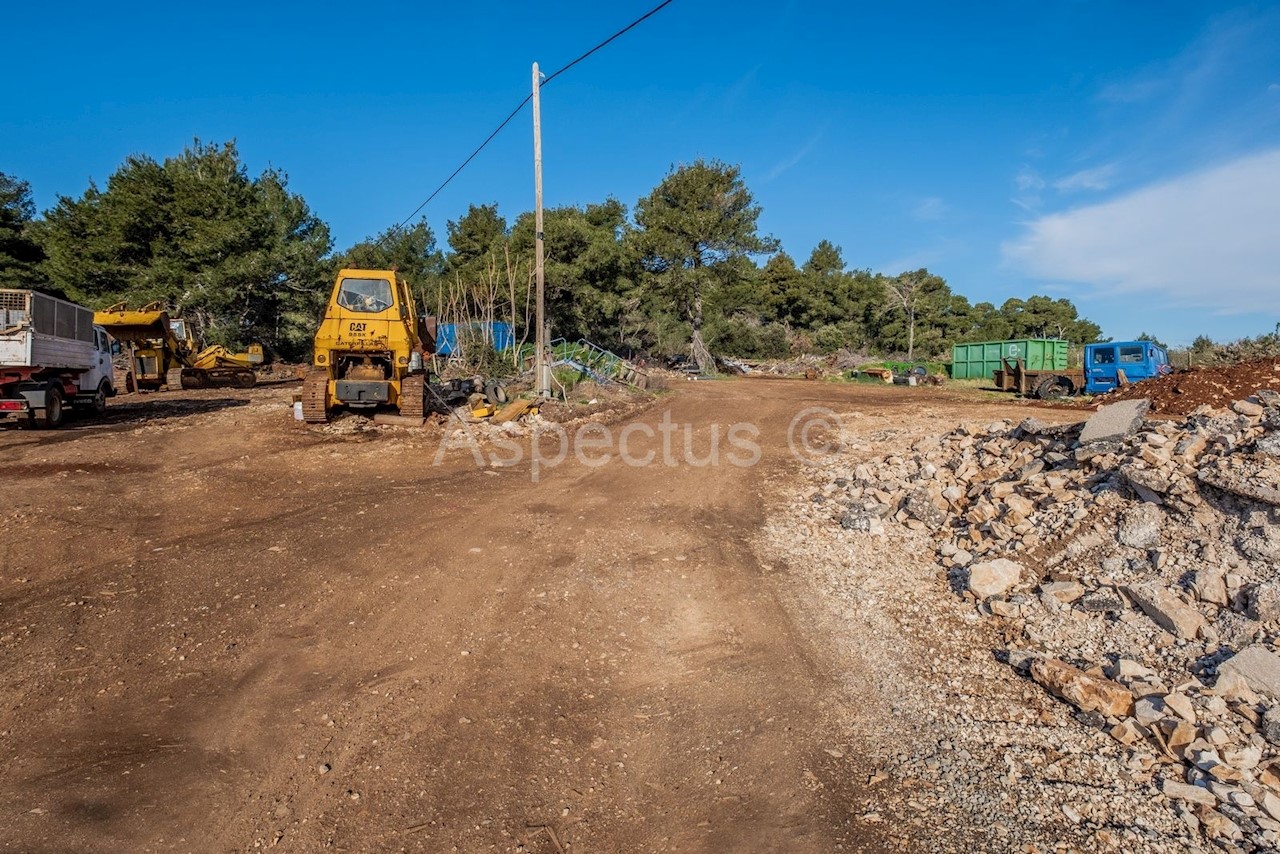 Terreno edificabile zona industriale 6963 m2, Pula, Stinjan