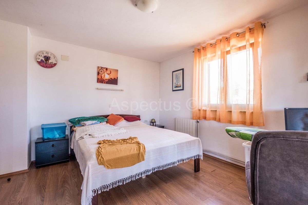 Samostojeće kuće, dvije stambene jedinice, vrt, pogled na more, Medulin