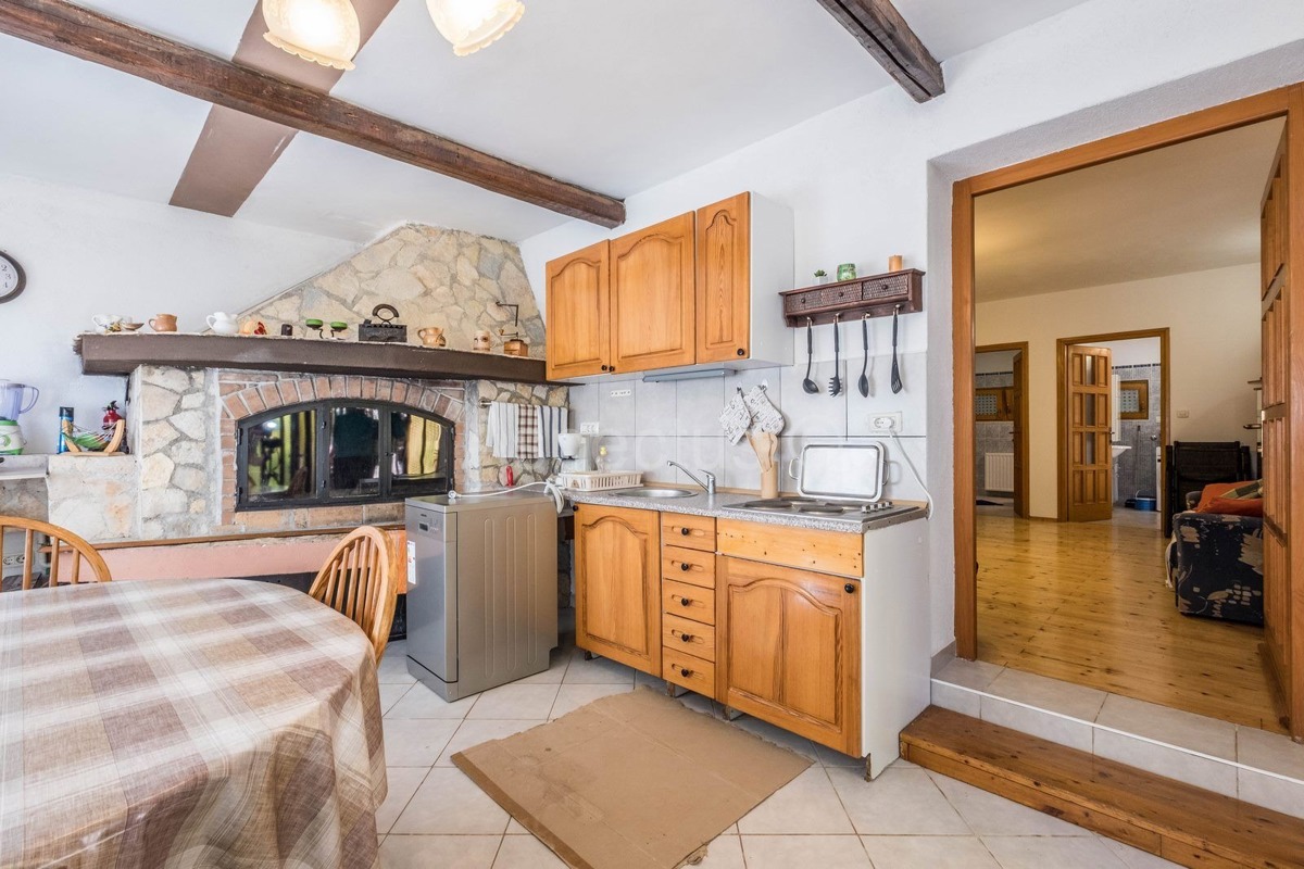 Samostojeće kuće, dvije stambene jedinice, vrt, pogled na more, Medulin