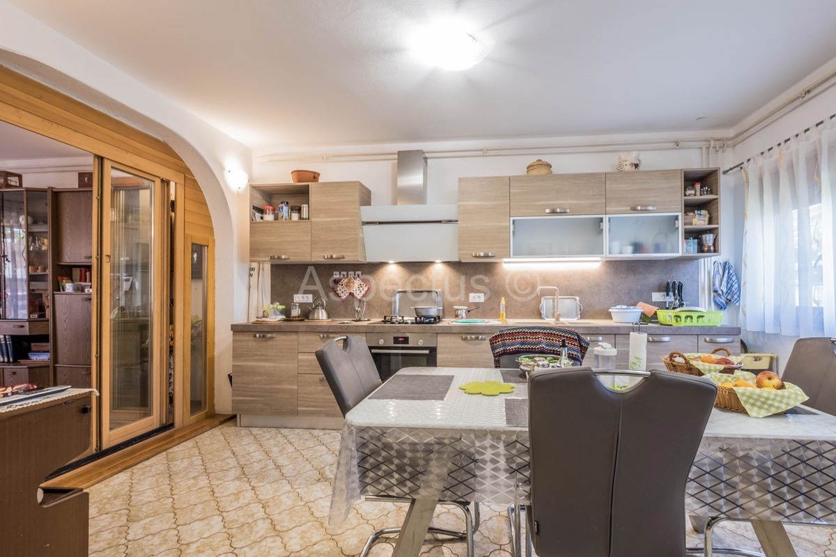 Samostojeće kuće, dvije stambene jedinice, vrt, pogled na more, Medulin