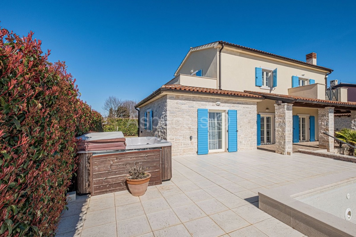 Kamena kuća nadomak plaže,bazen,pogled more, Barban