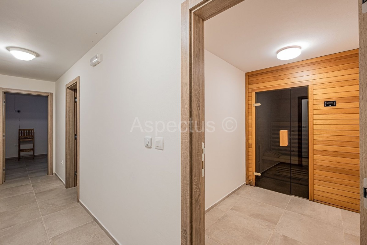 Kamena kuća nadomak plaže,bazen,pogled more, Barban