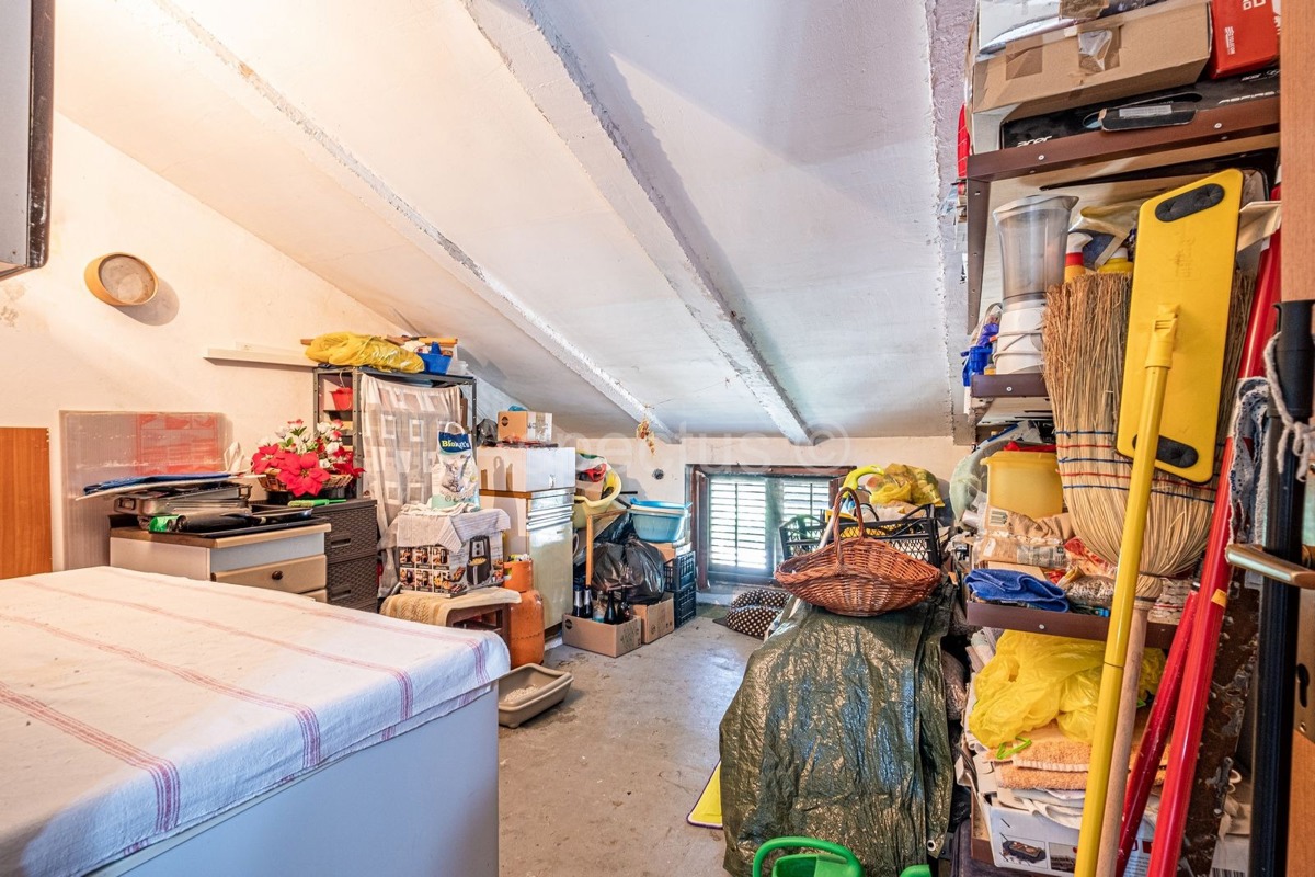 Appartamento con quattro camere da letto, a 300 m dalla spiaggia, Medulin, Banjole