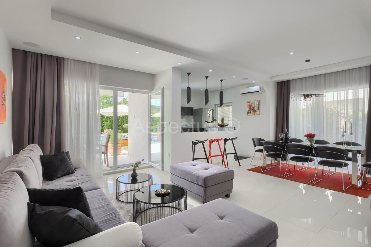 Villa di lusso con piscina e benessere vicino a Rovigno