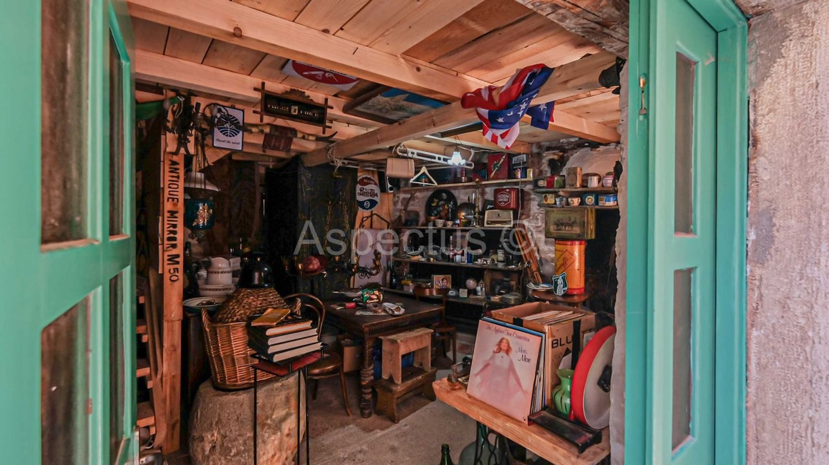 Dignano, Casa in pietra per vivere e lavorare, Istria