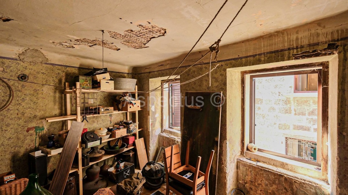 Dignano, Casa in pietra per vivere e lavorare, Istria