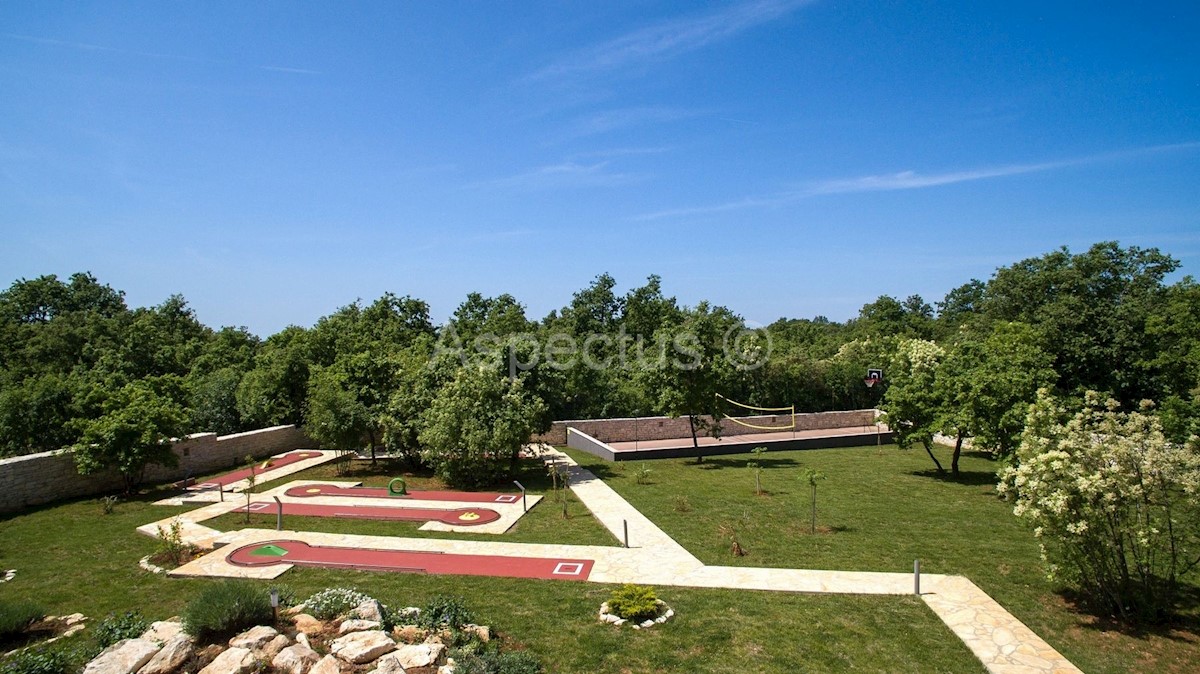 Lussuosa villa con piscina in una posizione tranquilla, Svetvincenat, Istria