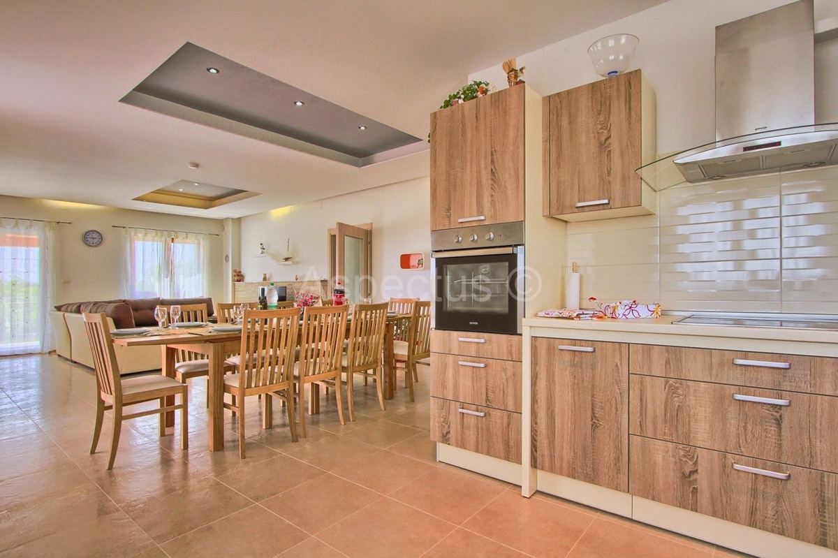 Luksuzna vila sa bazenom na mirnoj lokaciji, Svetvinčenat, Istra