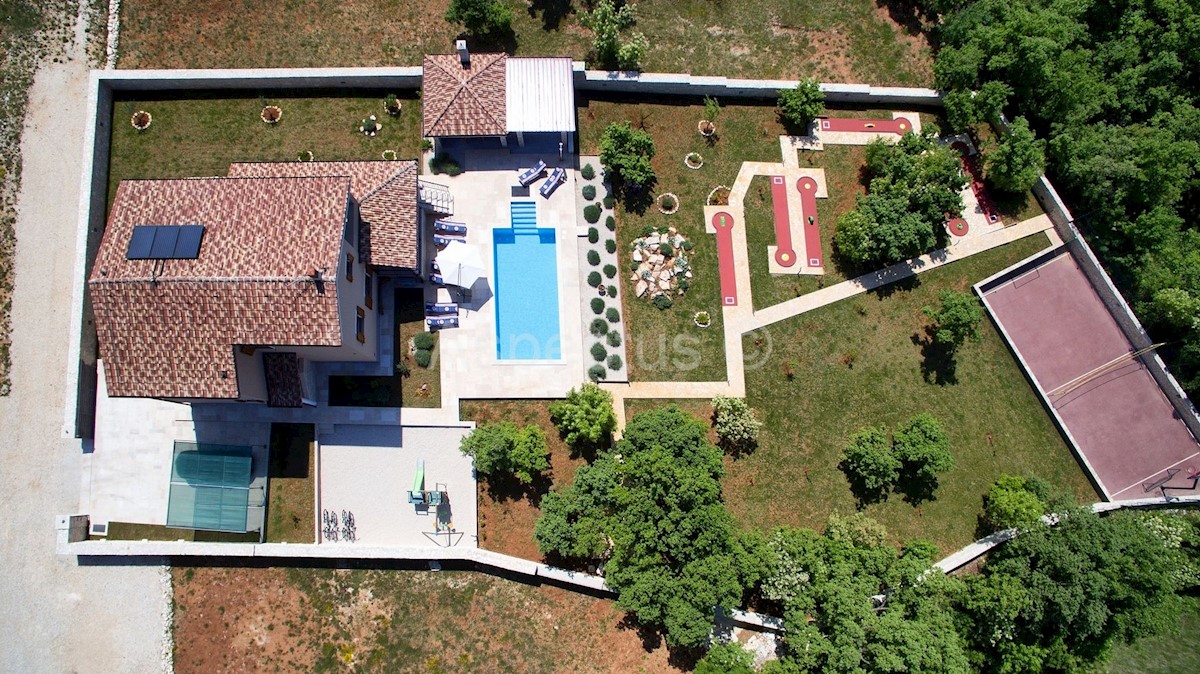 Lussuosa villa con piscina in una posizione tranquilla, Svetvincenat, Istria