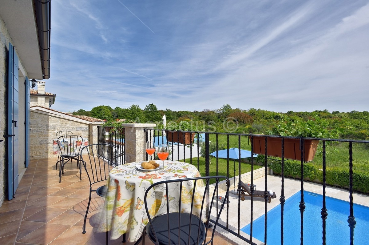 Autentična kamena kuća s bazenom,pogled more, Medulin | Istra