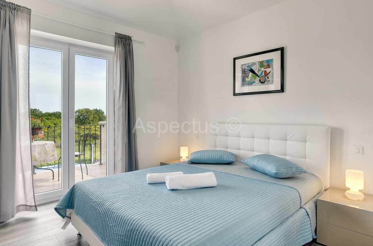 Autentična kamena kuća s bazenom,pogled more, Medulin | Istra