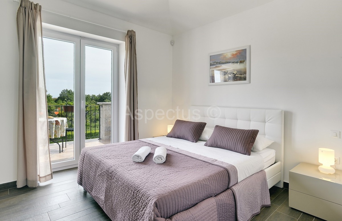 Autentična kamena kuća s bazenom,pogled more, Medulin | Istra