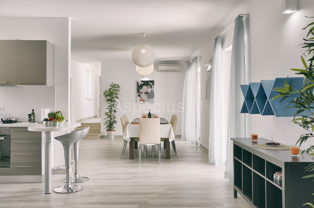 Autentična kamena kuća s bazenom,pogled more, Medulin | Istra