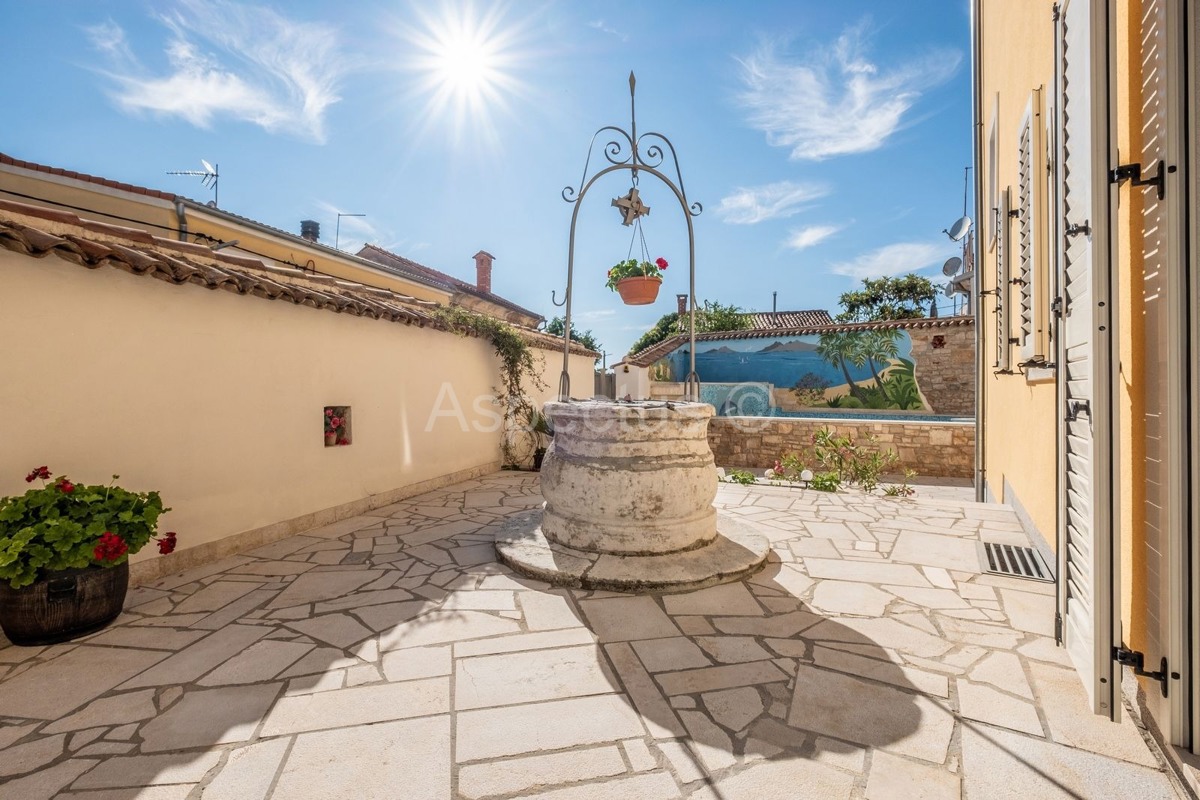 Apartmanska kuća,6 apartmana,pogled more,bazen, Vodnjan-Dignano