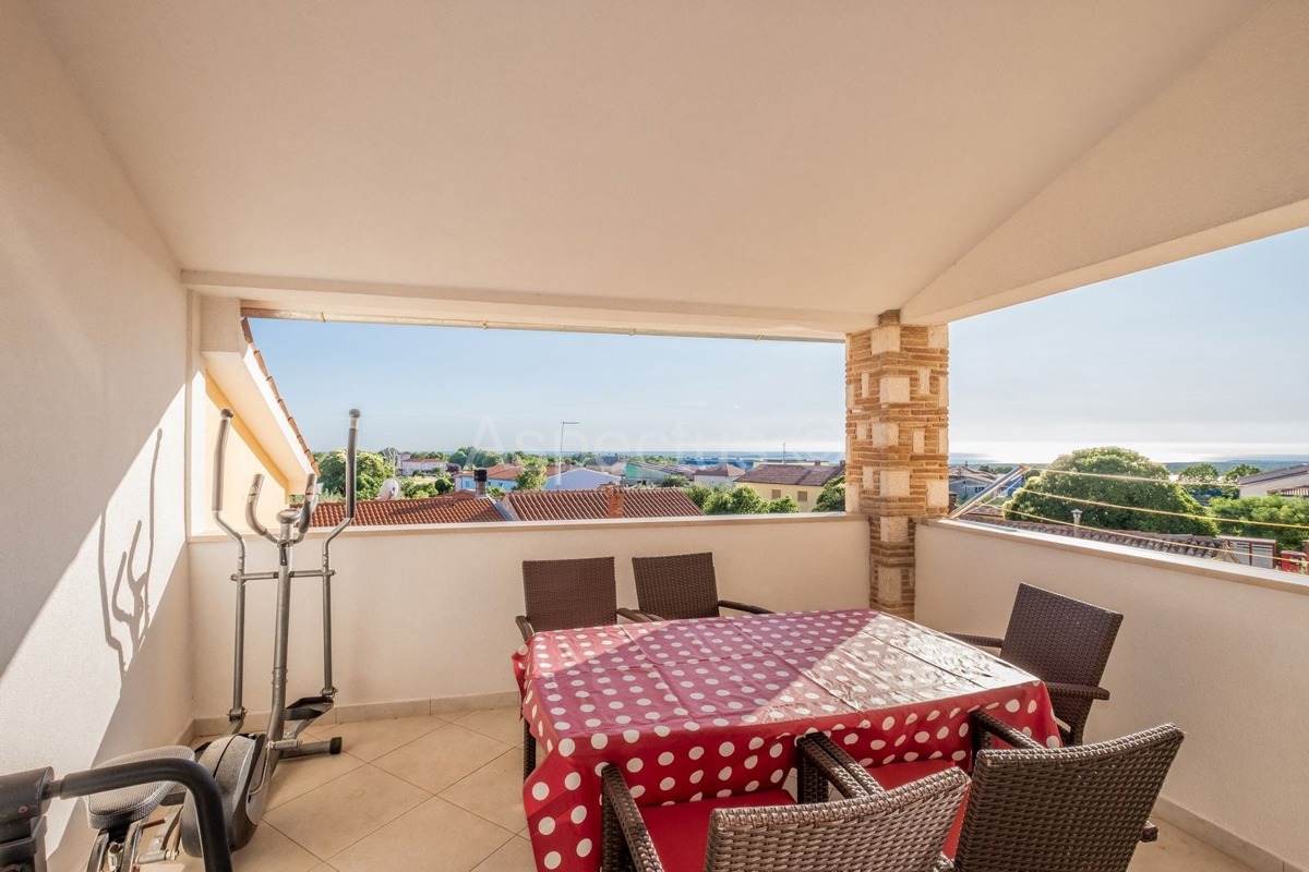 Apartmanska kuća,6 apartmana,pogled more,bazen, Vodnjan-Dignano